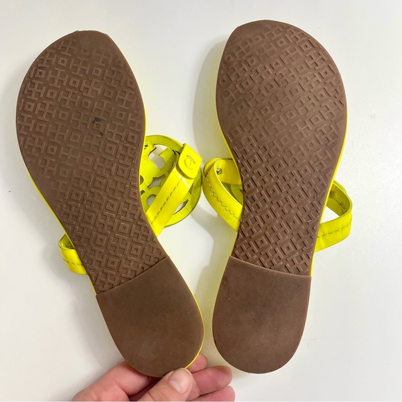 Tory Burch Neon Yellow Miller Patent Leather Sandals Size 6.5 - Picture 8 of 8